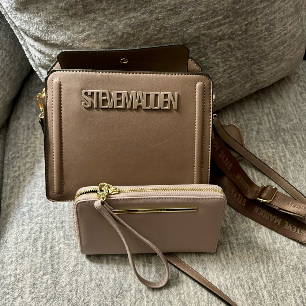 Mushroom Colored Steve Madden Bevelyn with wristlet Brand new